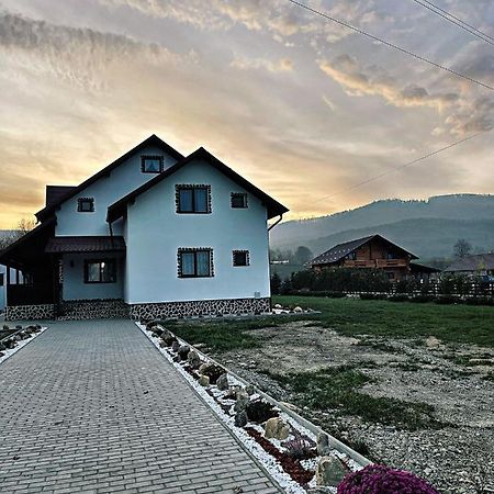 Casa Din Podirei Capu Cîmpului Exterior photo