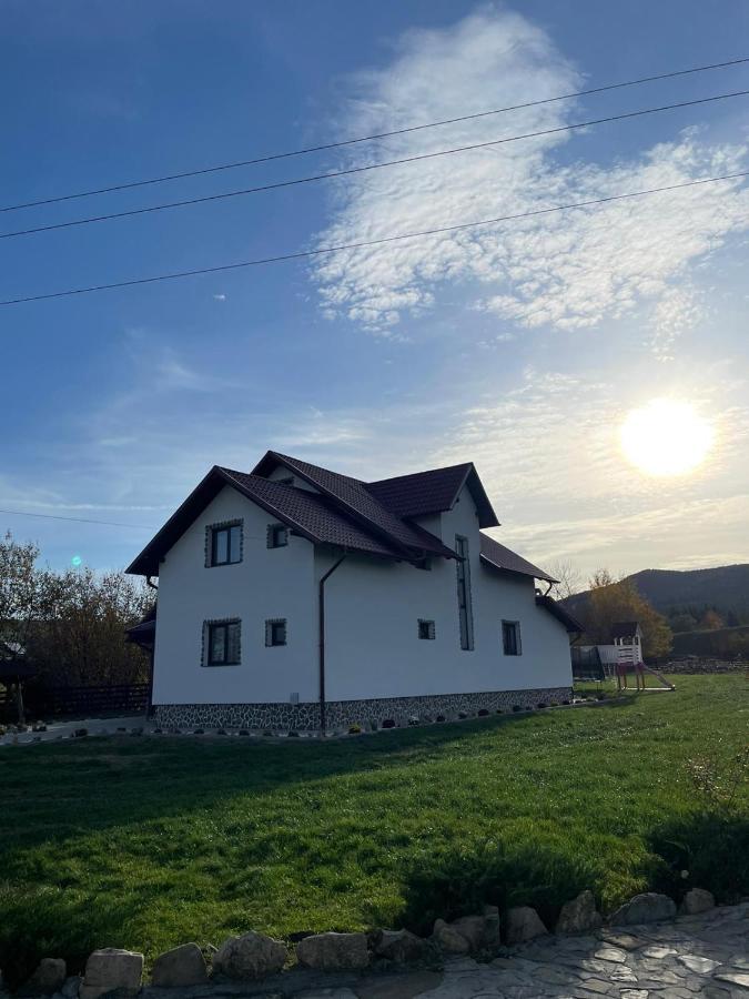 Casa Din Podirei Capu Cîmpului Exterior photo