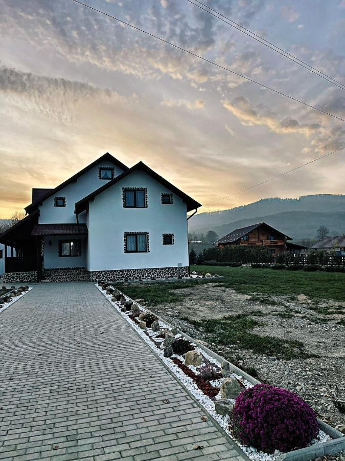 Casa Din Podirei Capu Cîmpului Exterior photo