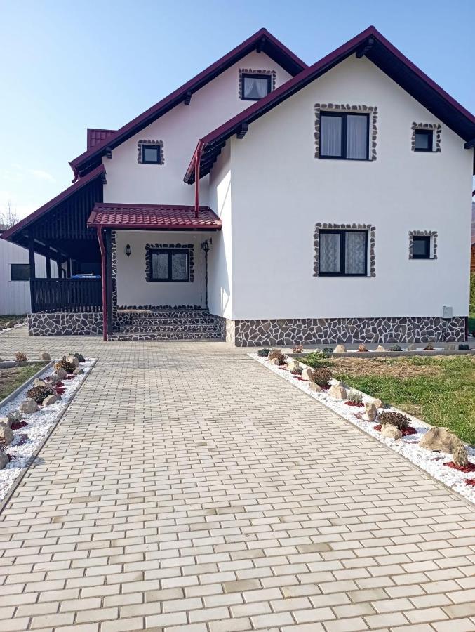 Casa Din Podirei Capu Cîmpului Exterior photo