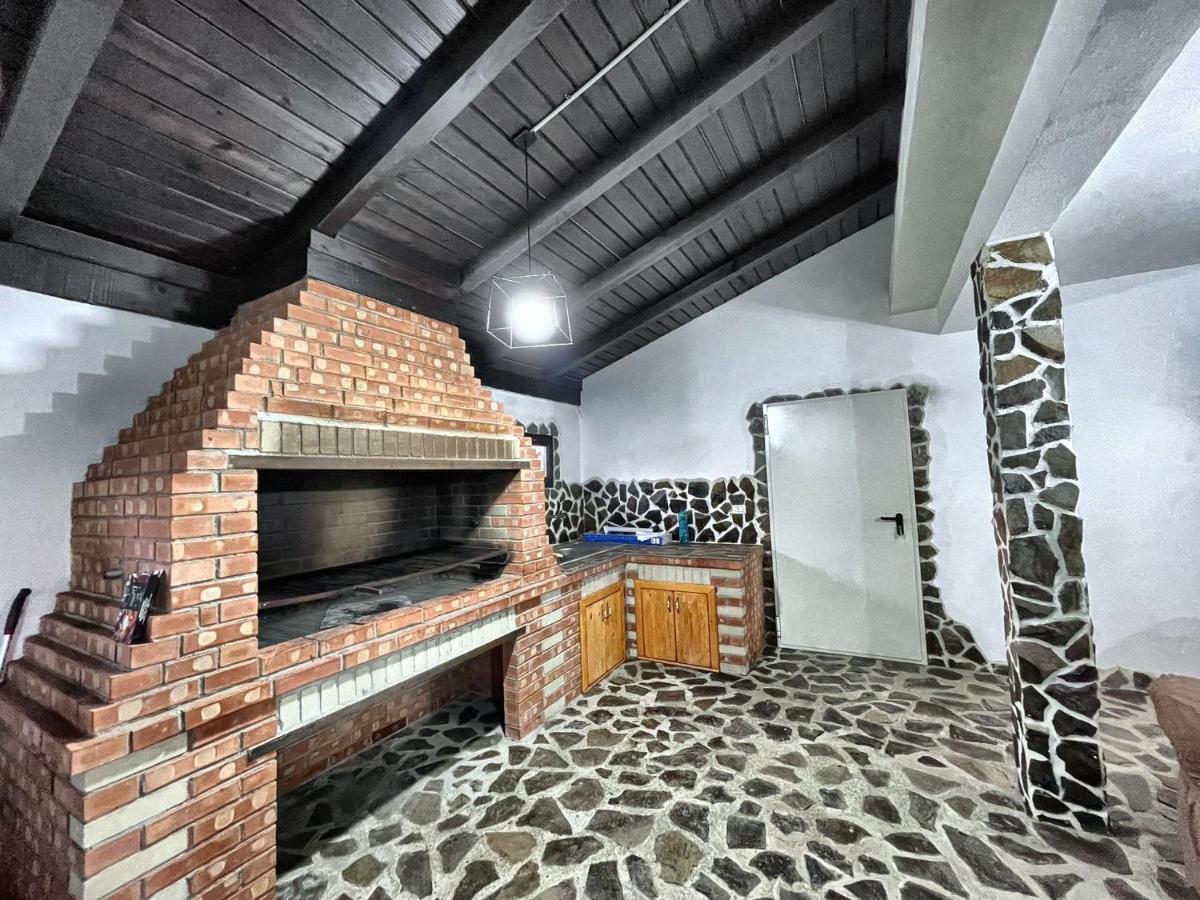 Casa Din Podirei Capu Cîmpului Exterior photo
